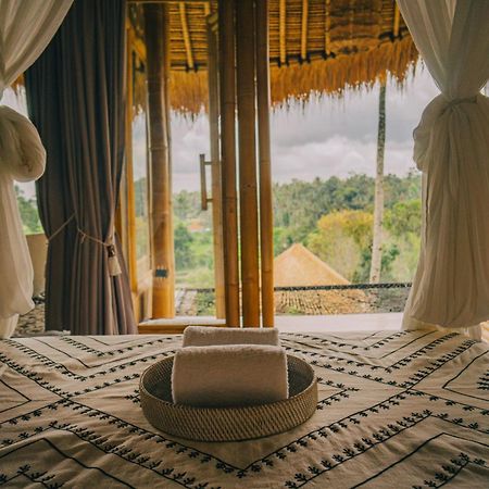 Villa Makerti Bali~Bamboo House à Selat Extérieur photo