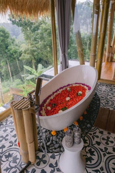 Villa Makerti Bali~Bamboo House à Selat Extérieur photo