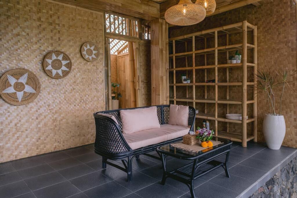 Villa Makerti Bali~Bamboo House à Selat Extérieur photo