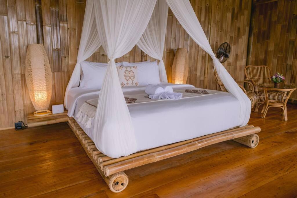 Villa Makerti Bali~Bamboo House à Selat Extérieur photo