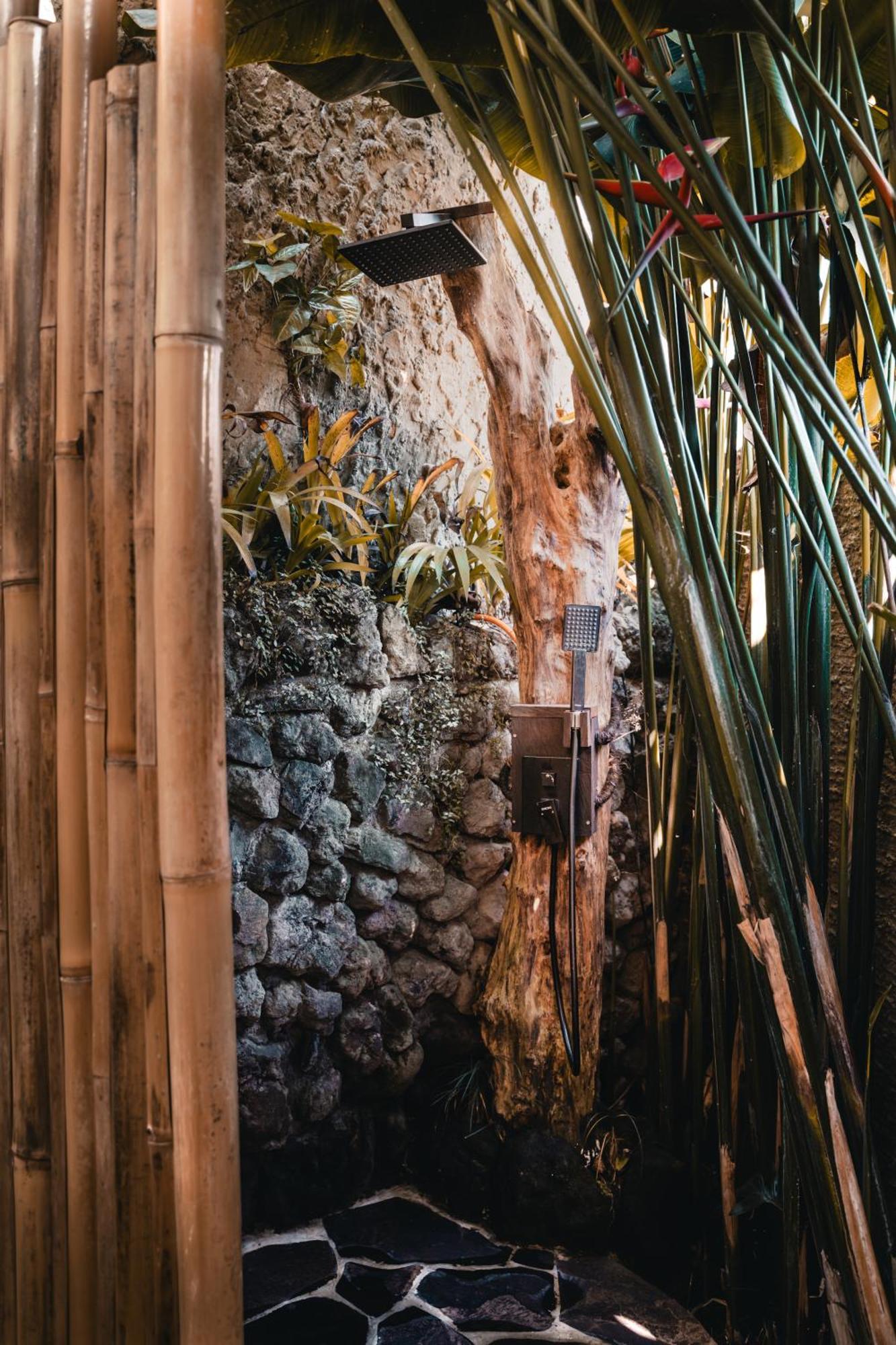 Villa Makerti Bali~Bamboo House à Selat Extérieur photo